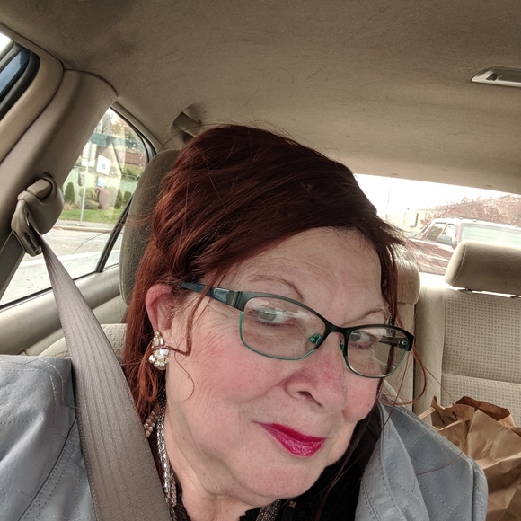 Meet your Posher, Natalie. - Picture 2 of 2